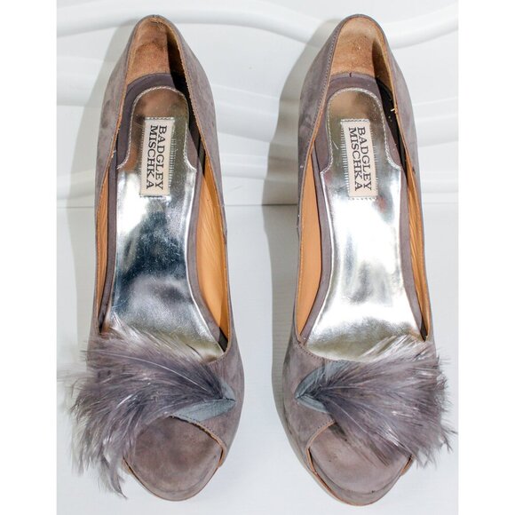BADGLEY MISCHKA Sz 10 M Fawn Ginnie Pumps Leather Feather Open Toe Heels Evening - Picture 2 of 6